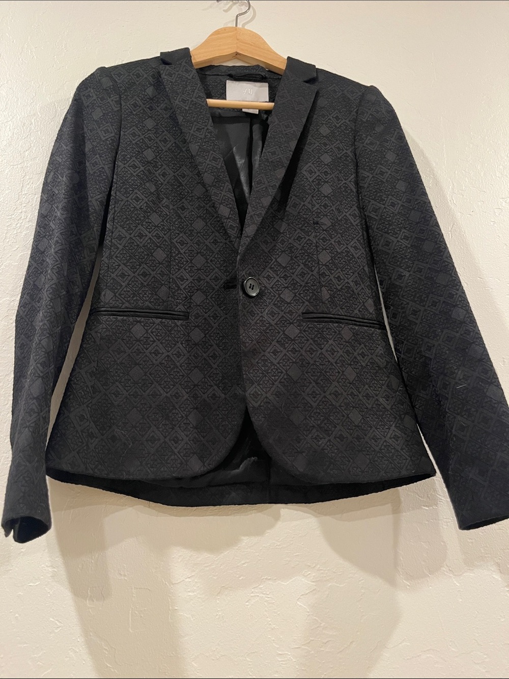 H&M Black Diamond-Pattern Single-Button Blazer